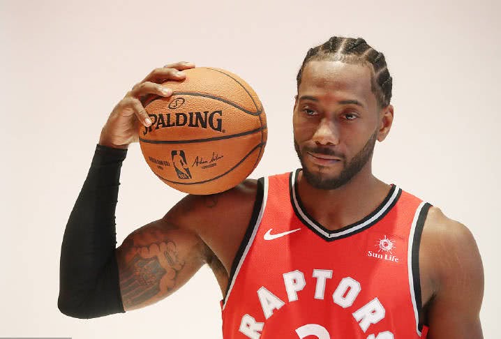 自称亚泰18岁后卫刘议阳女友的账号指控其恋爱期出轨、裸聊（网传自称女友账号指控某年轻球员恋爱期不忠并涉不雅聊天）