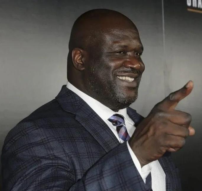 西甲裁判罚下昔日名哨，后者曾执法当年的米兰利物浦欧冠决赛（昔日名哨遭西甲裁判罚离场，曾主哨米兰对利物浦欧冠决赛）