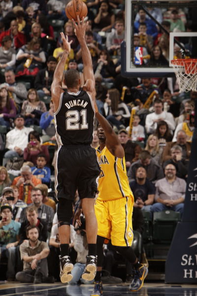 NBA交易市场动态：快船完成外援引进,（NBA交易快讯：快船官宣外援加盟）