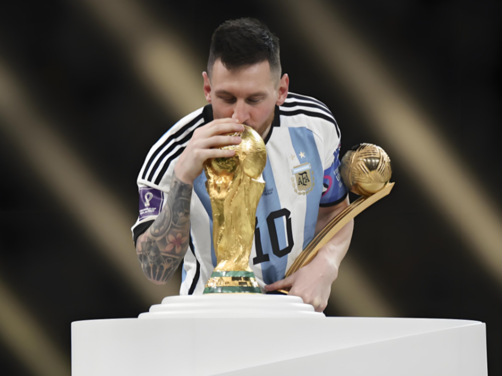 德天空：马竞正在关注霍芬海姆前锋伦佩尔，多支德甲球队也有意（德天空：马竞有意霍芬海姆前锋伦佩尔，多家德甲俱乐部同样关注）