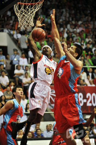 李昊：上一场输球有客观因素；杨希天天炫耀全运会金牌（李昊谈上轮失利：受客观因素影响；杨希频频晒全运会金牌）