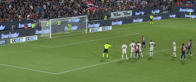 皇马一战3红6黄！金哨详解争议判罚：2红没问题，输球别怪裁判