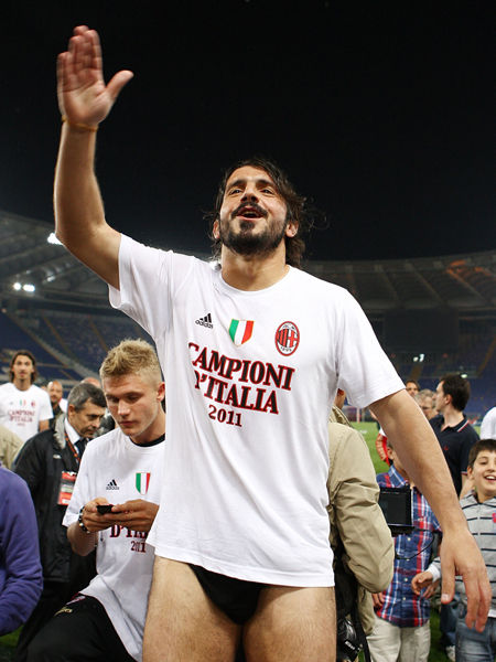 哈登称赞火箭重建成功，申京阿门小贾成长显著（哈登力挺火箭重建：申京、阿门与小贾进步明显）