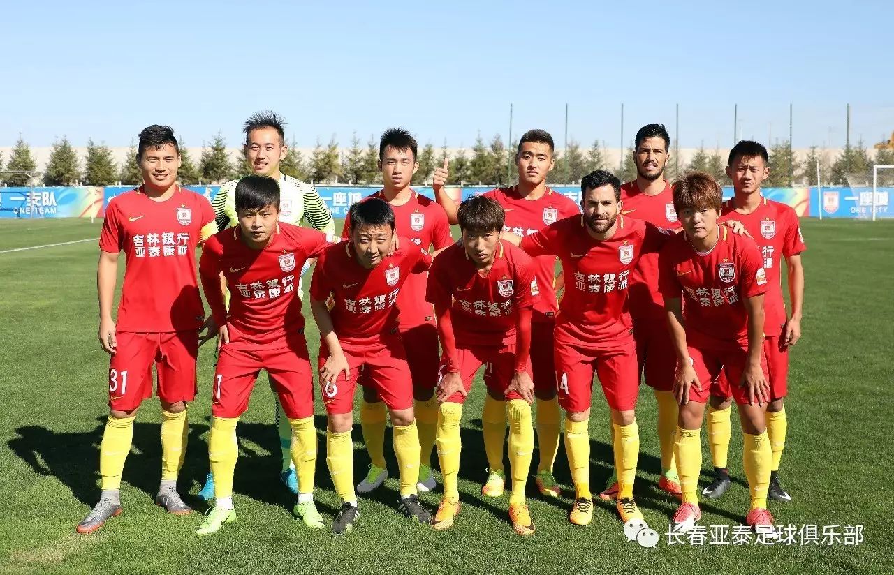 他一句话没说，但态度已经很明显（他沉默不语，态度一清二楚）