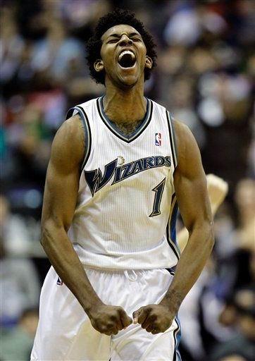 前队友：曾和马拉多纳开车出行，交警把我们拦住只为和他合影（马拉多纳前队友忆：与他同车外出曾被交警拦下，只为合影留念）