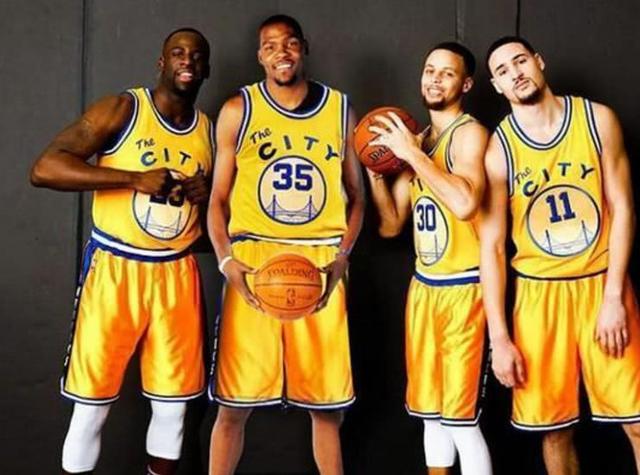 球员：我就轻轻一抬腿（球员解释：我不过是抬了下腿而已）