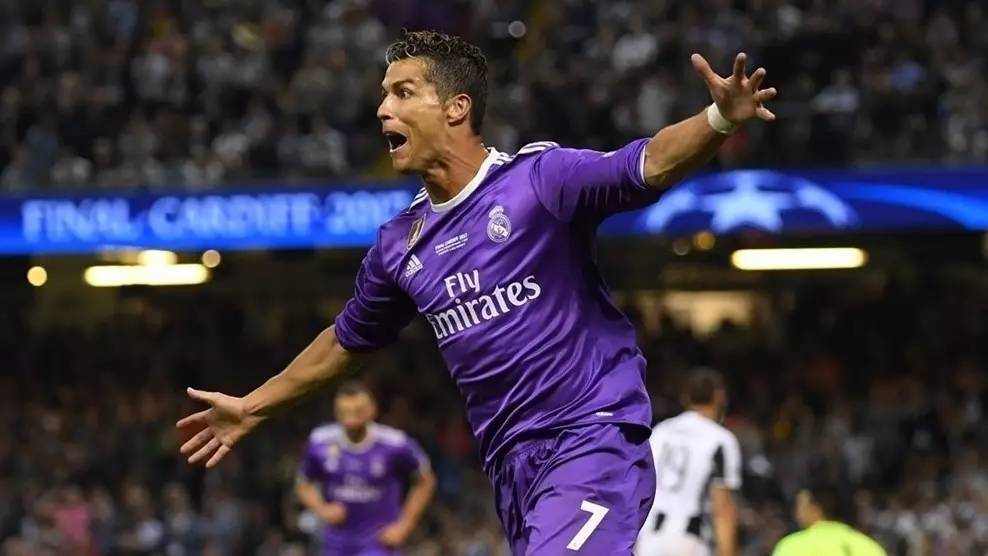 记者：迈阿密国际正在努力留下阿连德，目前双方在谈判（记者：迈阿密国际力争挽留阿连德，双方谈判进行中）