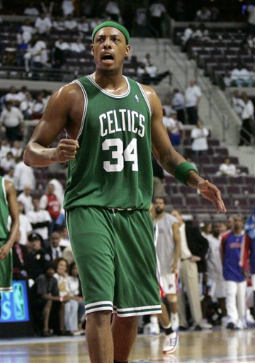 博尼：迪马尔科总是能传出好球；米兰德比和其他比赛一样重要（博尼称赞迪马尔科传球稳定，直言米兰德比与其他比赛同样重要）